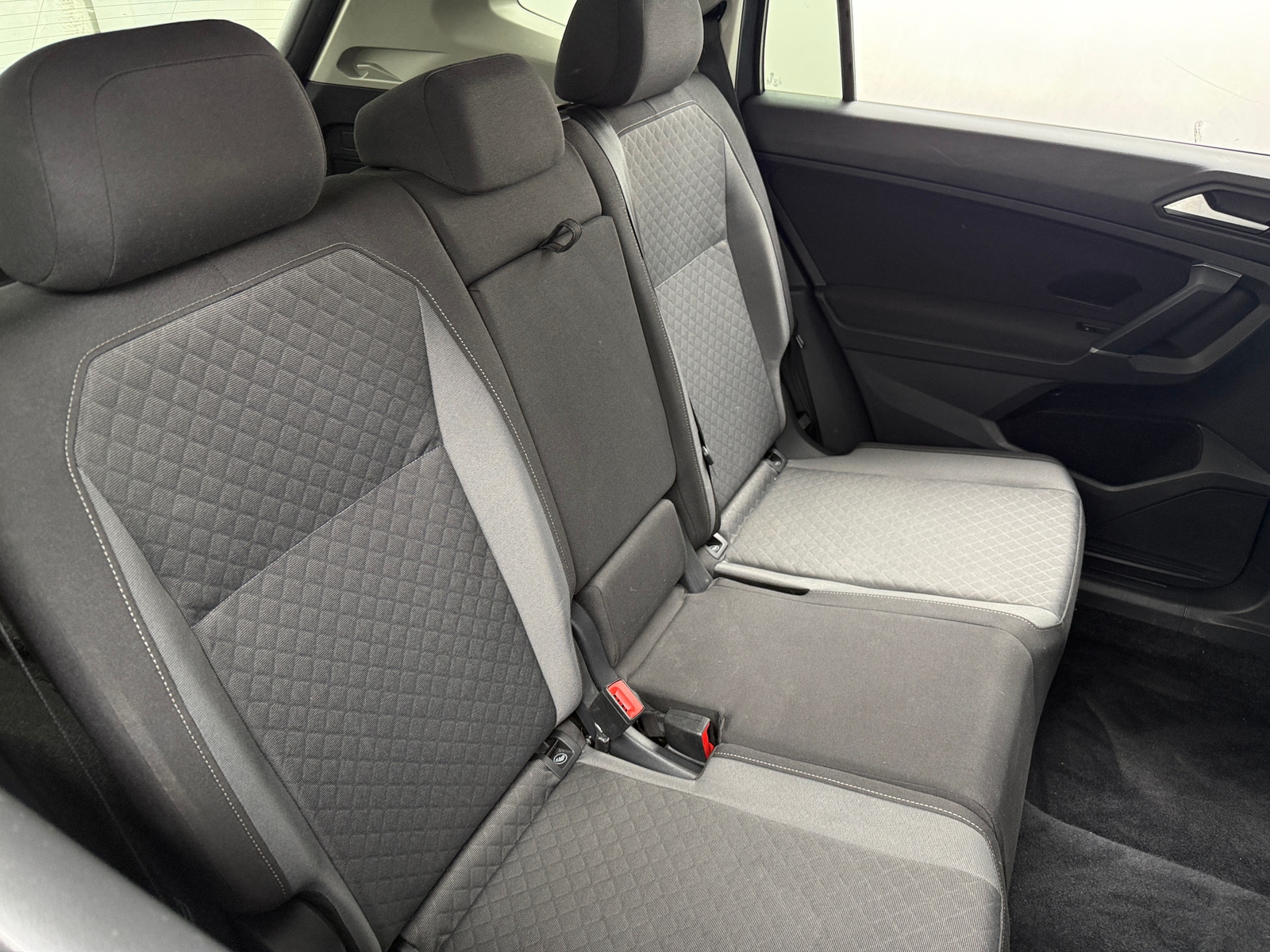 Thumbnail: 2020 Volkswagen Tiguan - 6