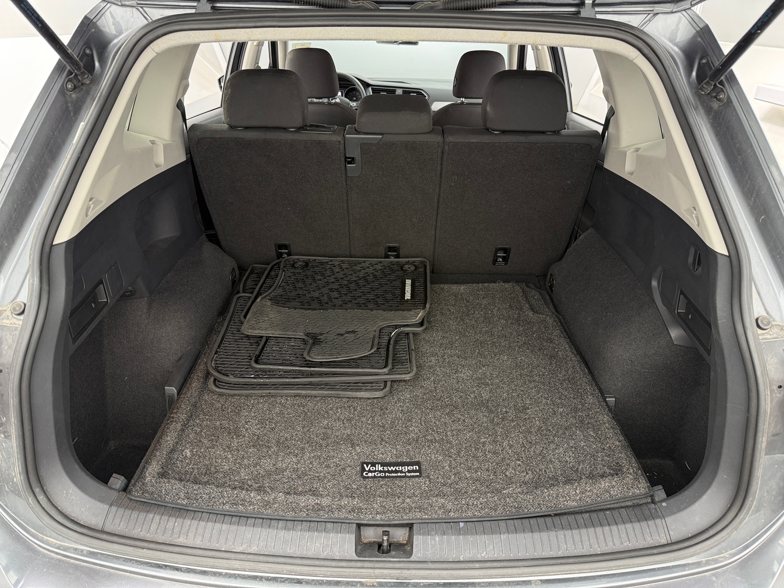 Thumbnail: 2020 Volkswagen Tiguan - 7