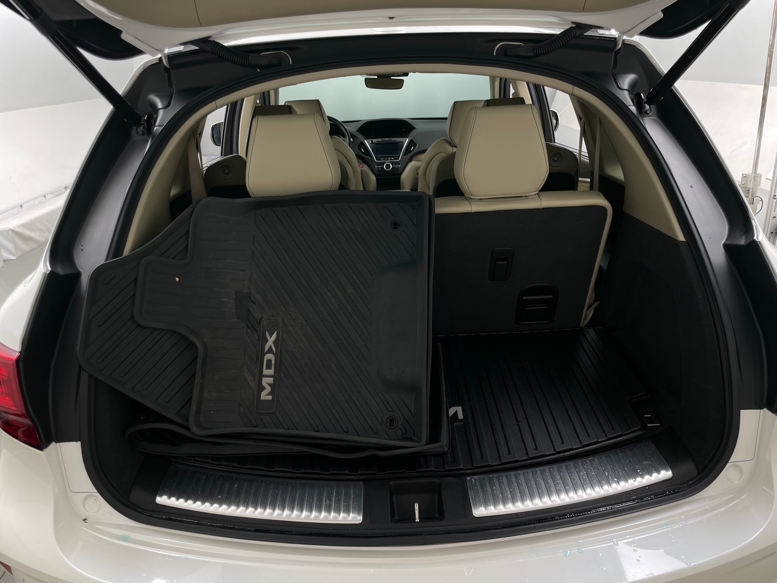 Thumbnail: 2019 Acura MDX - 6