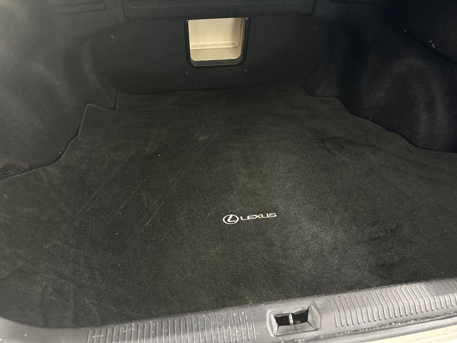 Thumbnail: 2011 Lexus ES - 6