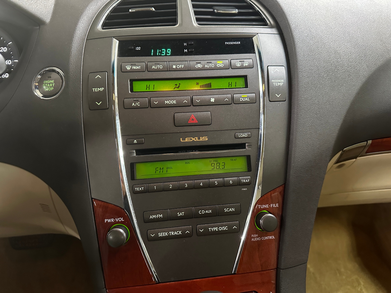 Thumbnail: 2011 Lexus ES - 3