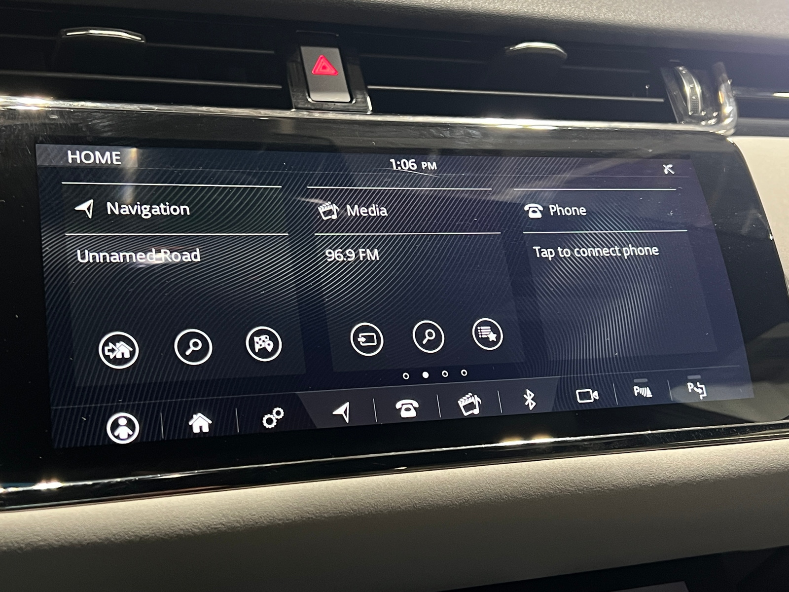 Thumbnail: 2020 Land Rover Range Rover Evoque - 3
