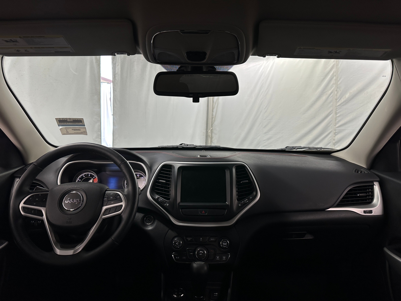 Thumbnail: 2017 Jeep Cherokee - 3