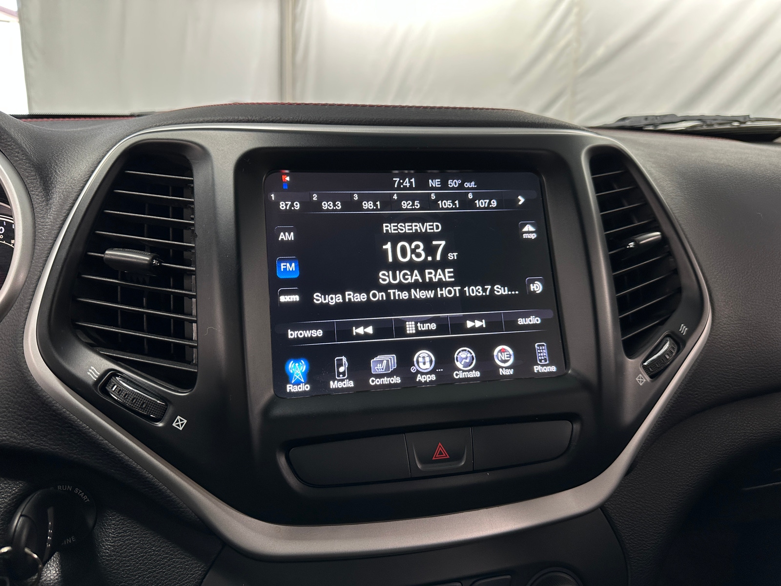 Thumbnail: 2017 Jeep Cherokee - 4