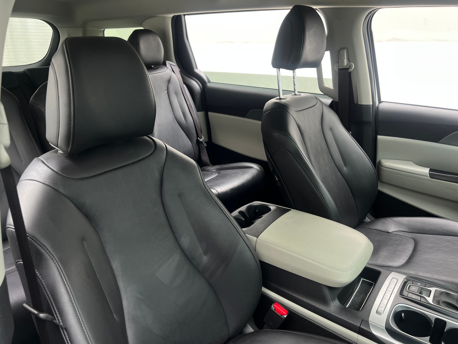 Thumbnail: 2022 Kia Carnival - 2