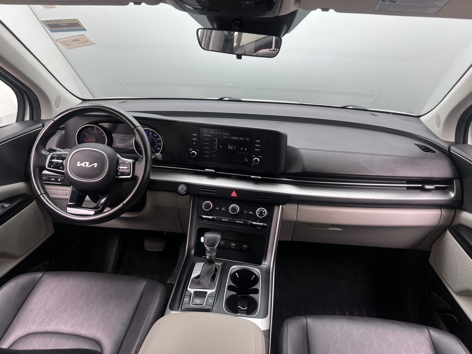 Thumbnail: 2022 Kia Carnival - 3