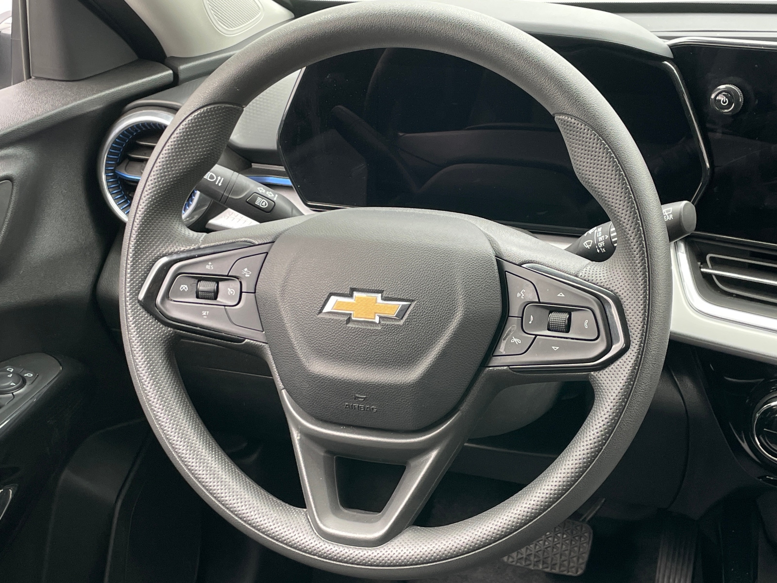 Thumbnail: 2025 Chevrolet Trax - 5