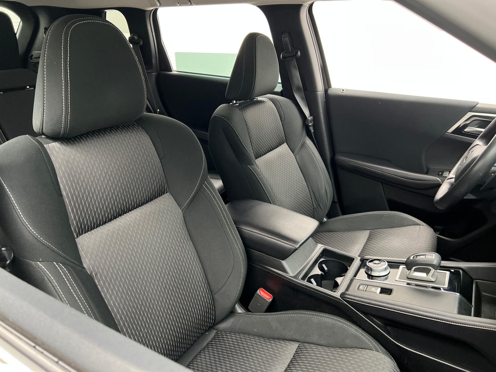 Thumbnail: 2023 Mitsubishi Outlander - 2