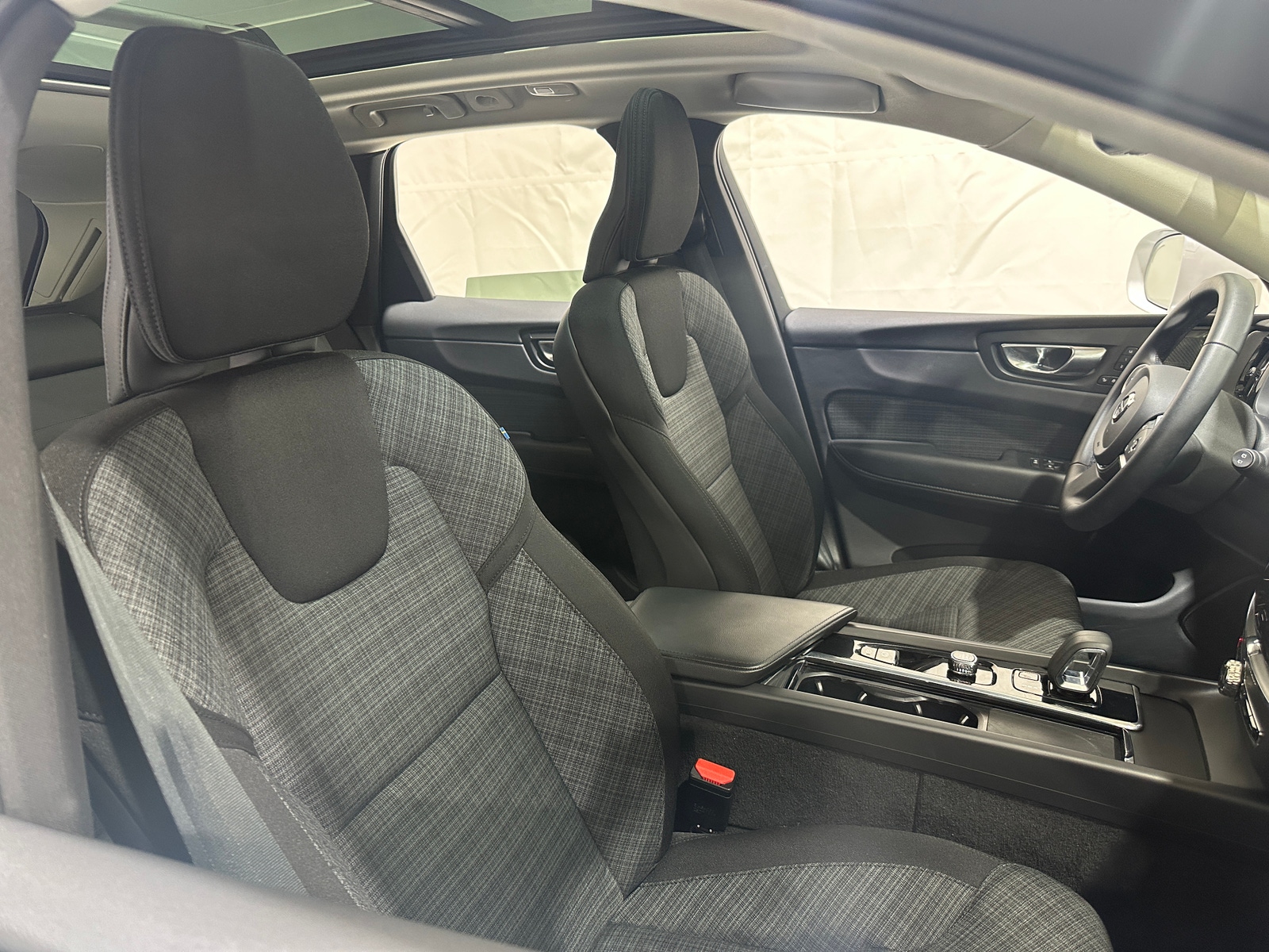 Thumbnail: 2022 Volvo XC60 - 2