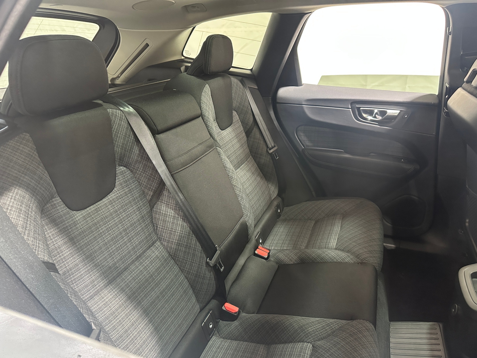 Thumbnail: 2022 Volvo XC60 - 6