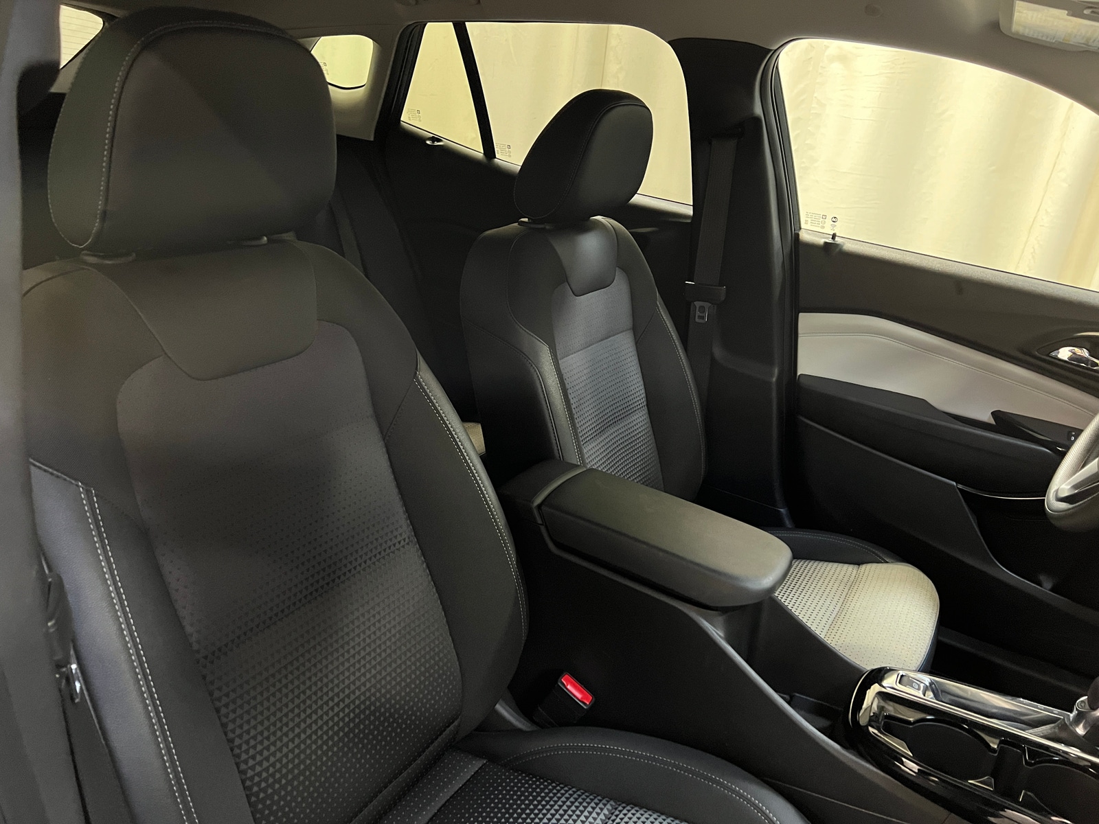 Thumbnail: 2025 Chevrolet Trax - 2