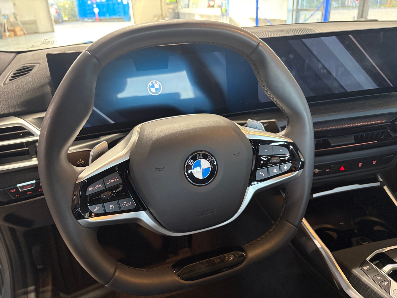 Thumbnail: 2025 BMW 3 Series - 4