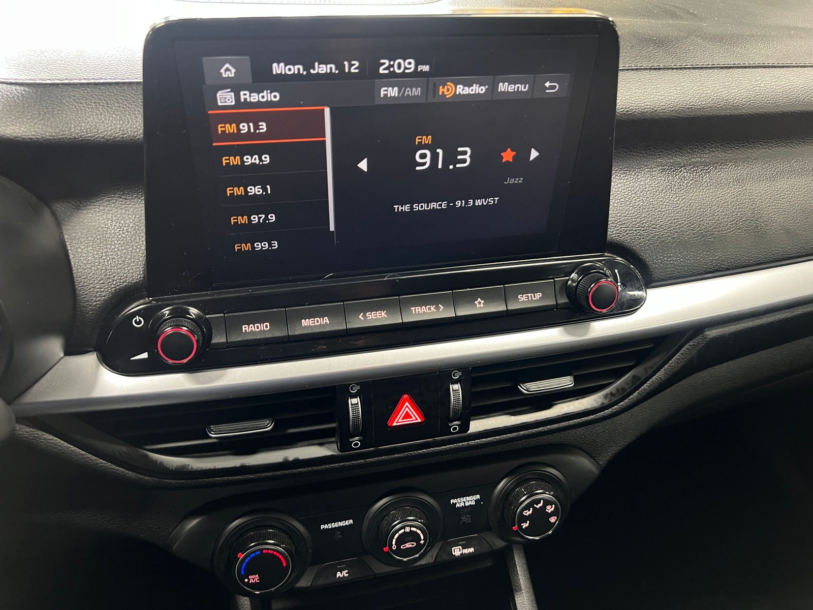 Thumbnail: 2023 Kia Forte - 4