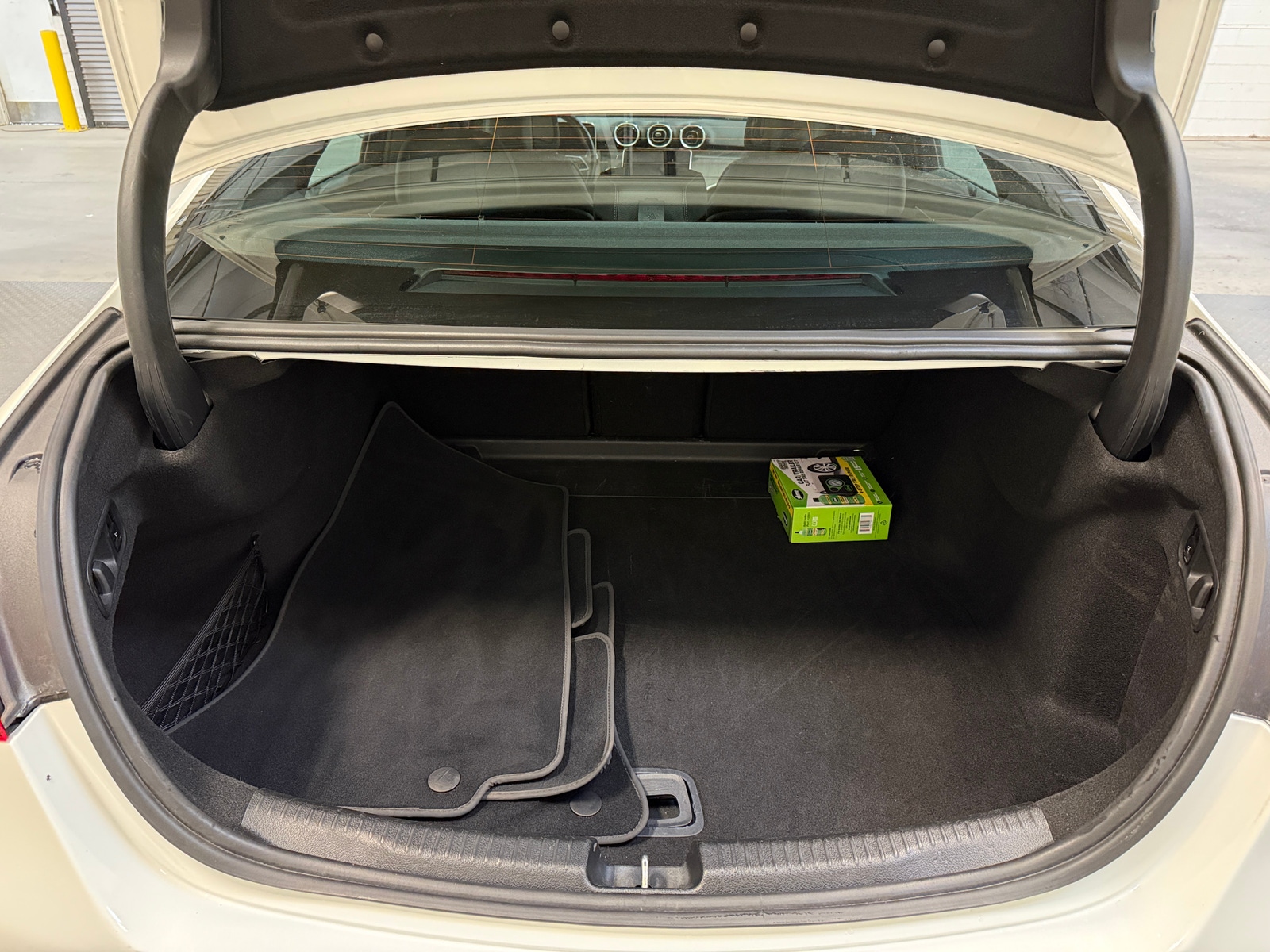 Thumbnail: 2024 Mercedes-Benz C-Class - 6