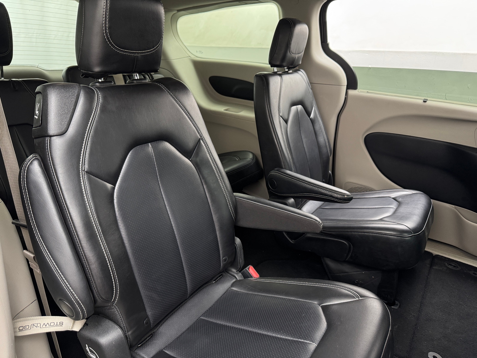 Thumbnail: 2023 Chrysler Pacifica - 5