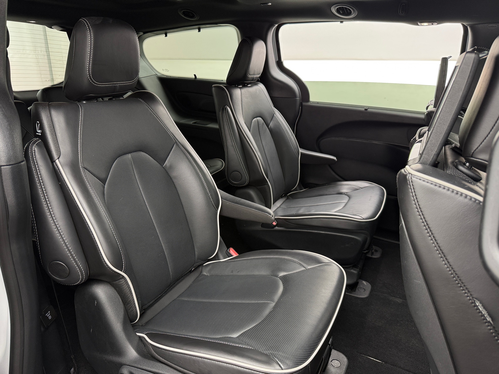 Thumbnail: 2024 Chrysler Pacifica - 5