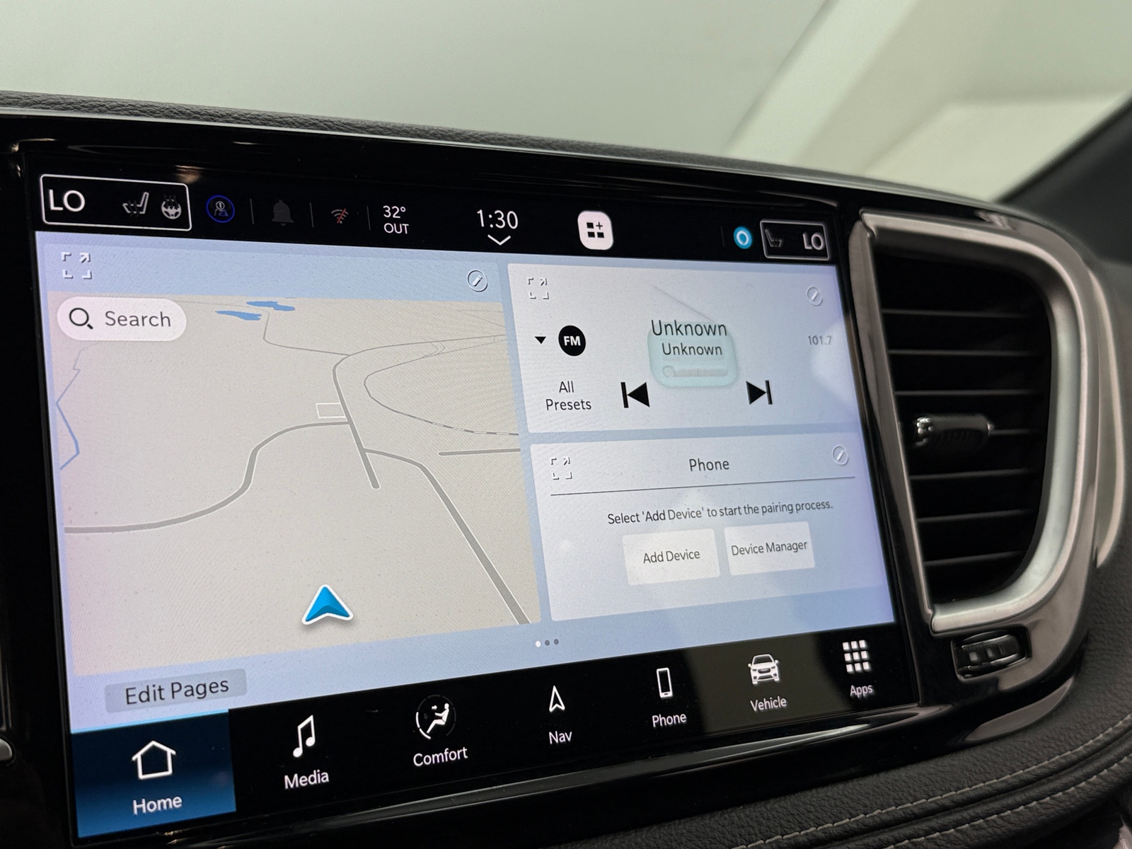 Thumbnail: 2024 Chrysler Pacifica - 3