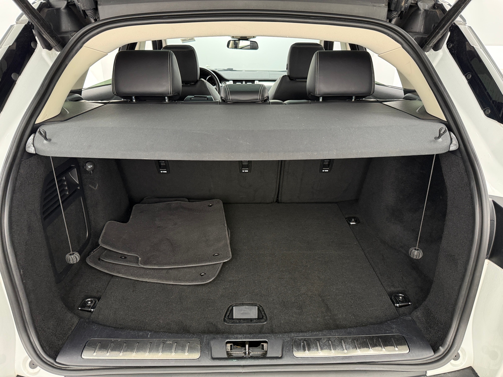 Thumbnail: 2017 Land Rover Range Rover Evoque - 6