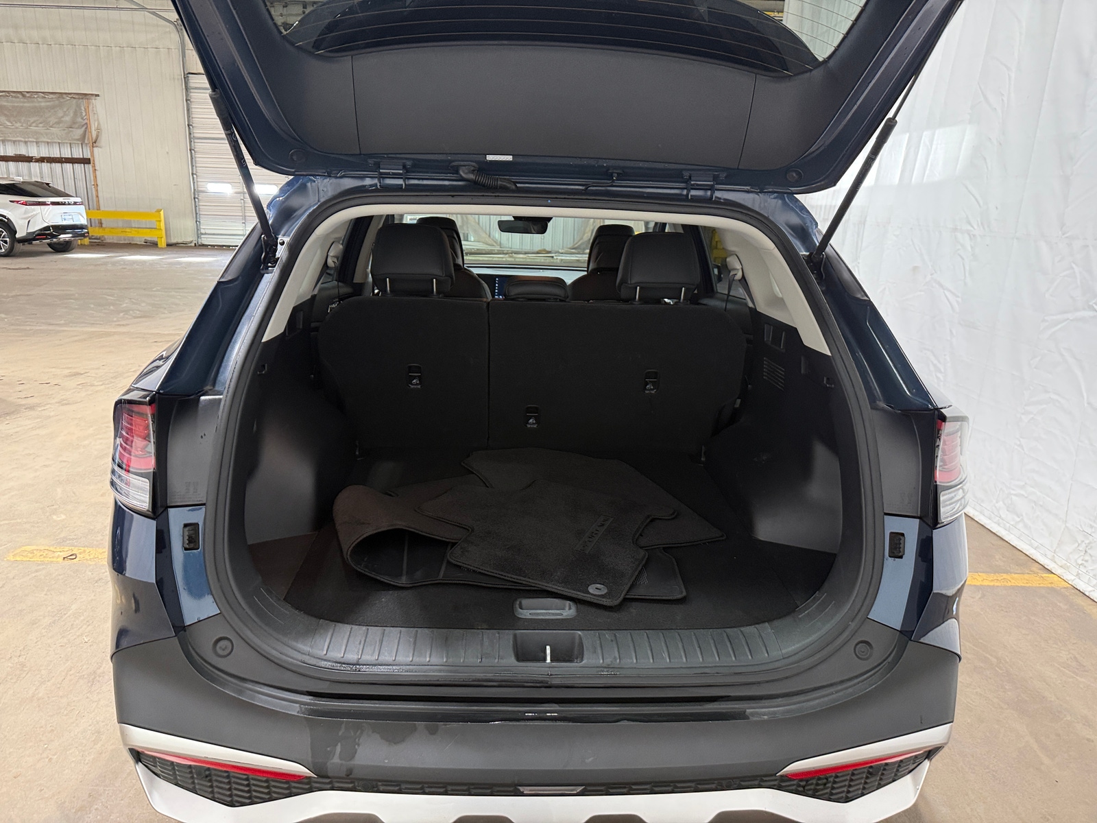 Thumbnail: 2023 Kia Sportage - 6