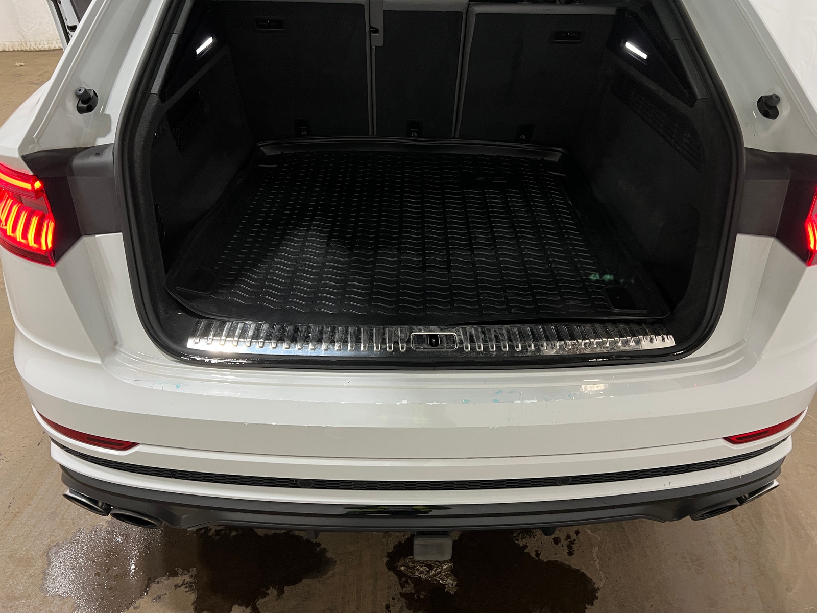 Thumbnail: 2021 Audi SQ8 - 6