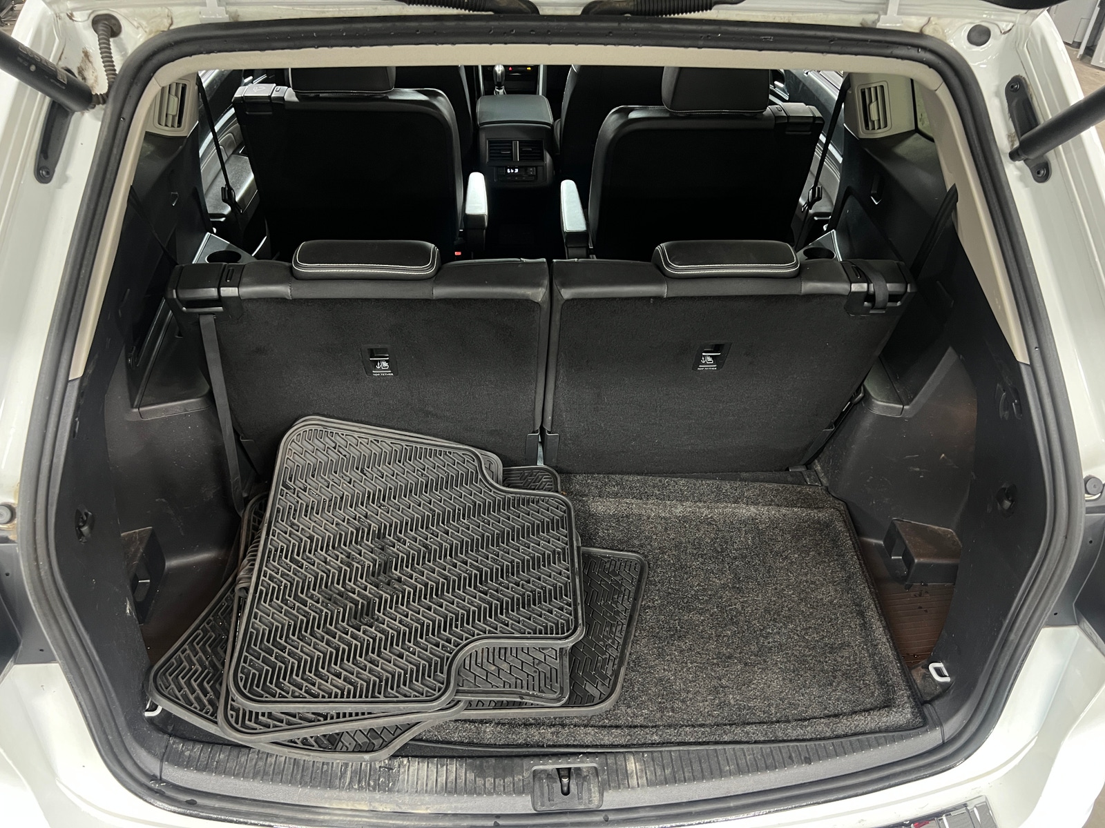 Thumbnail: 2023 Volkswagen Atlas - 6