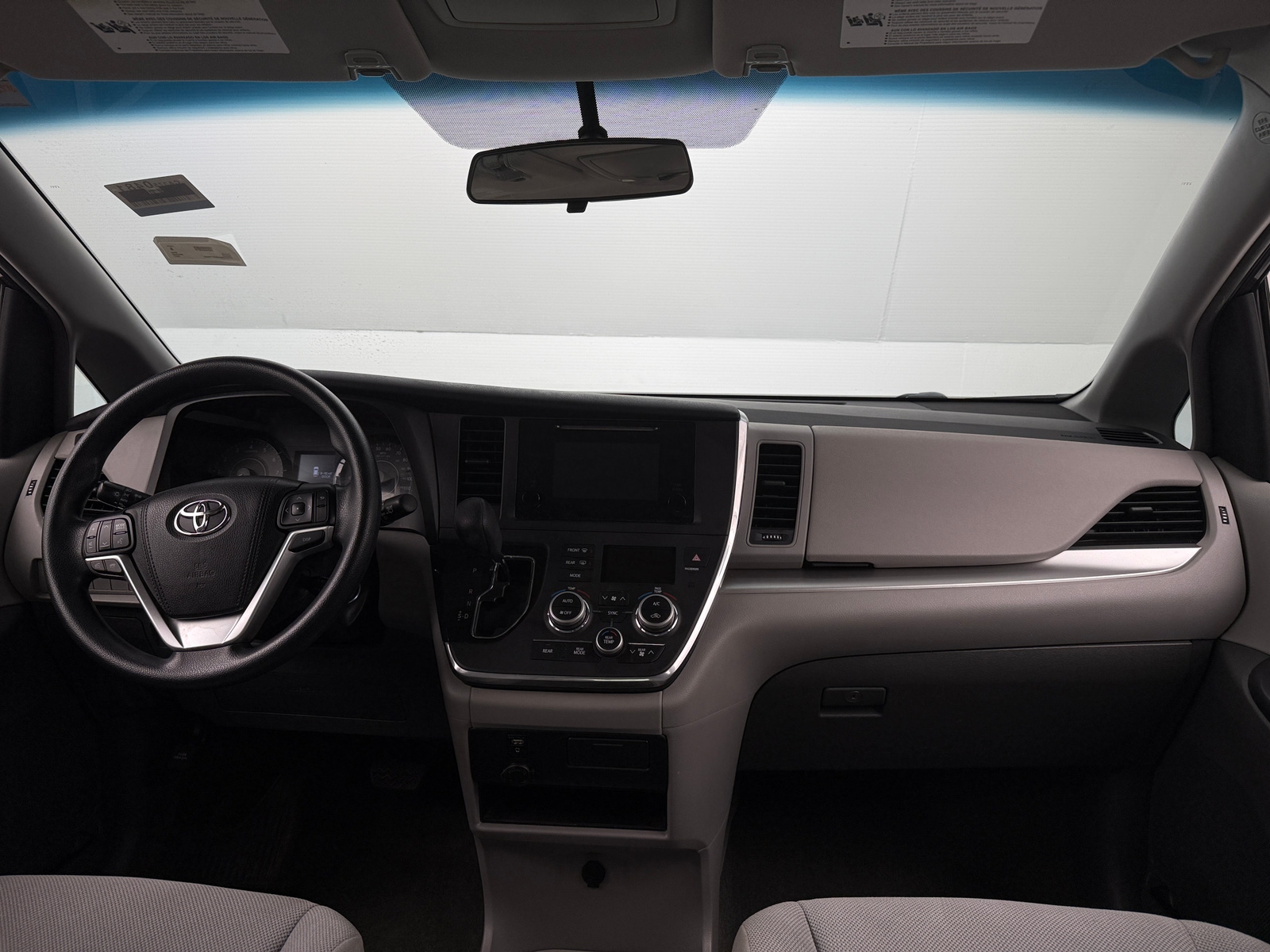 Thumbnail: 2017 Toyota Sienna - 3