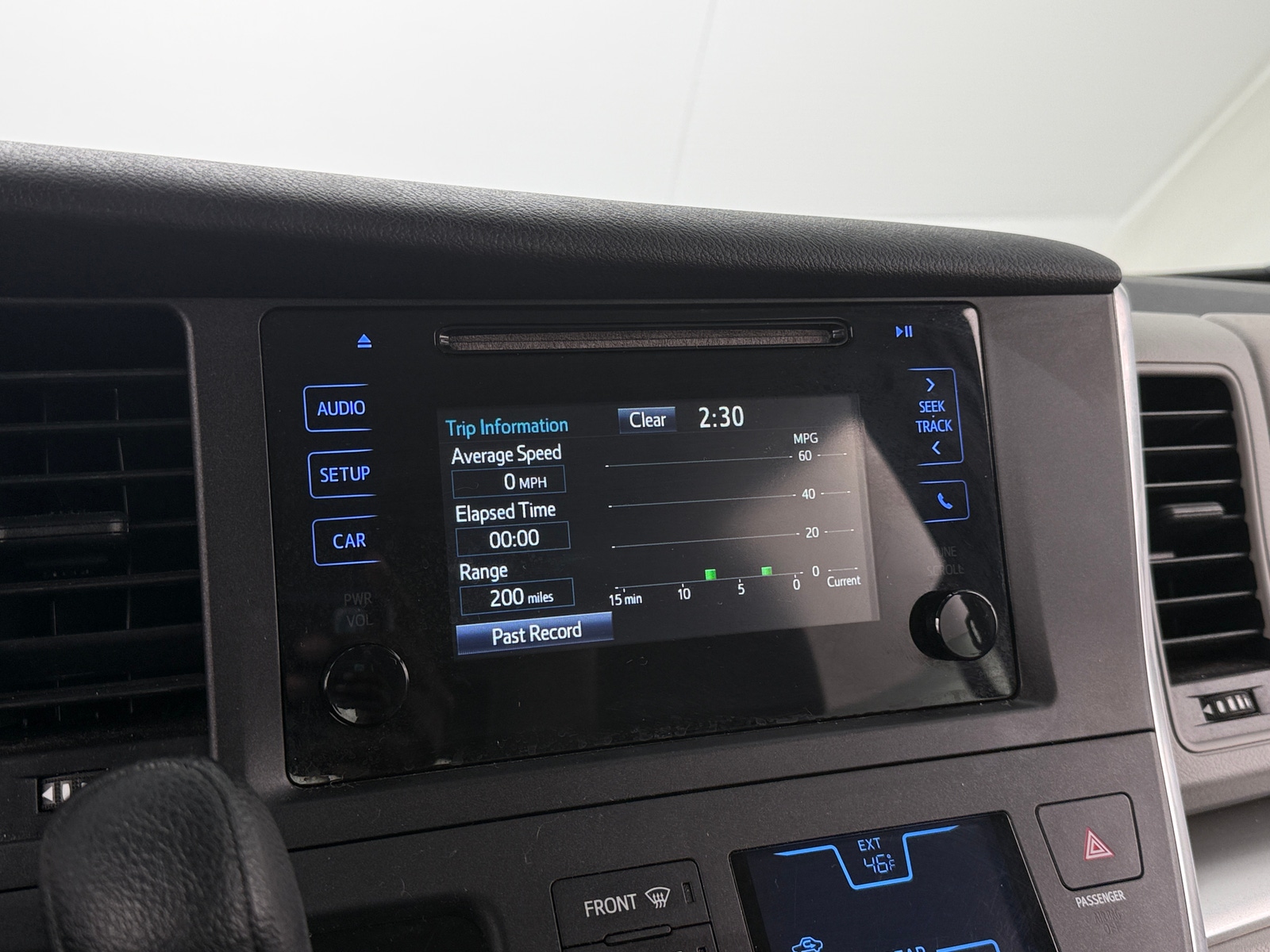 Thumbnail: 2017 Toyota Sienna - 4