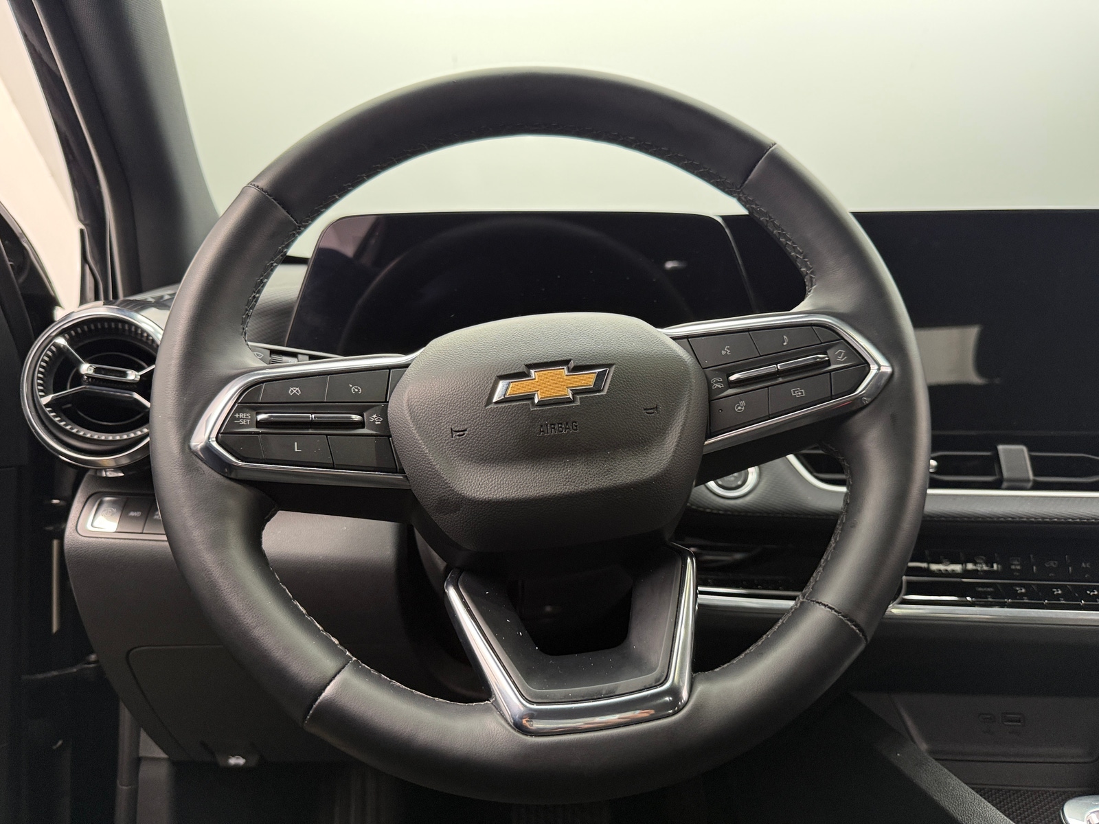 Thumbnail: 2025 Chevrolet Equinox - 5