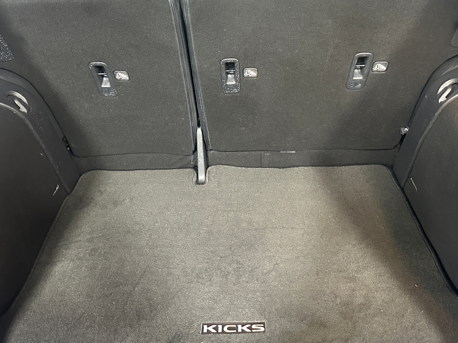 Thumbnail: 2023 Nissan Kicks - 7