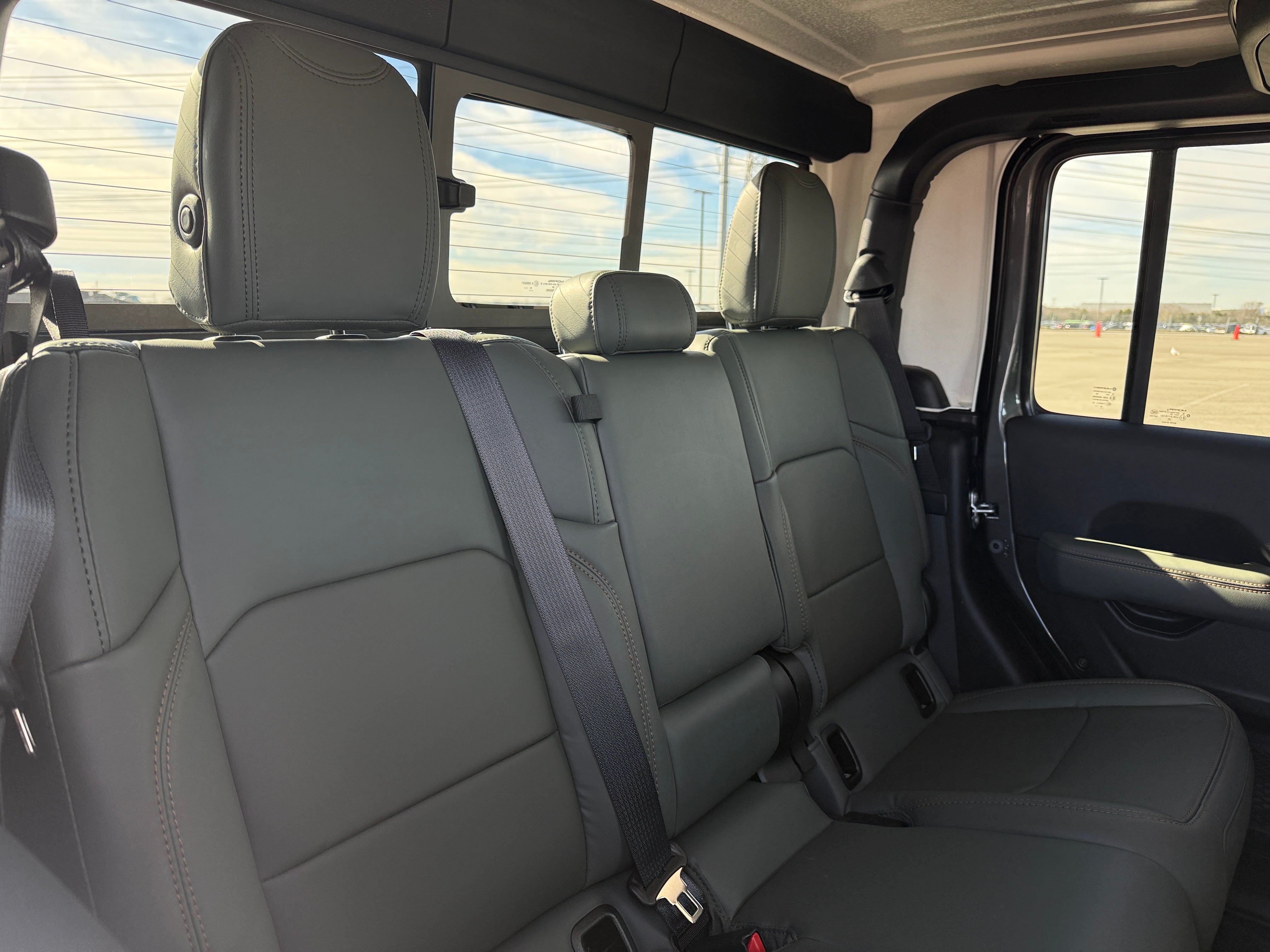 2026 Jeep Gladiator Mojave Auto's photo