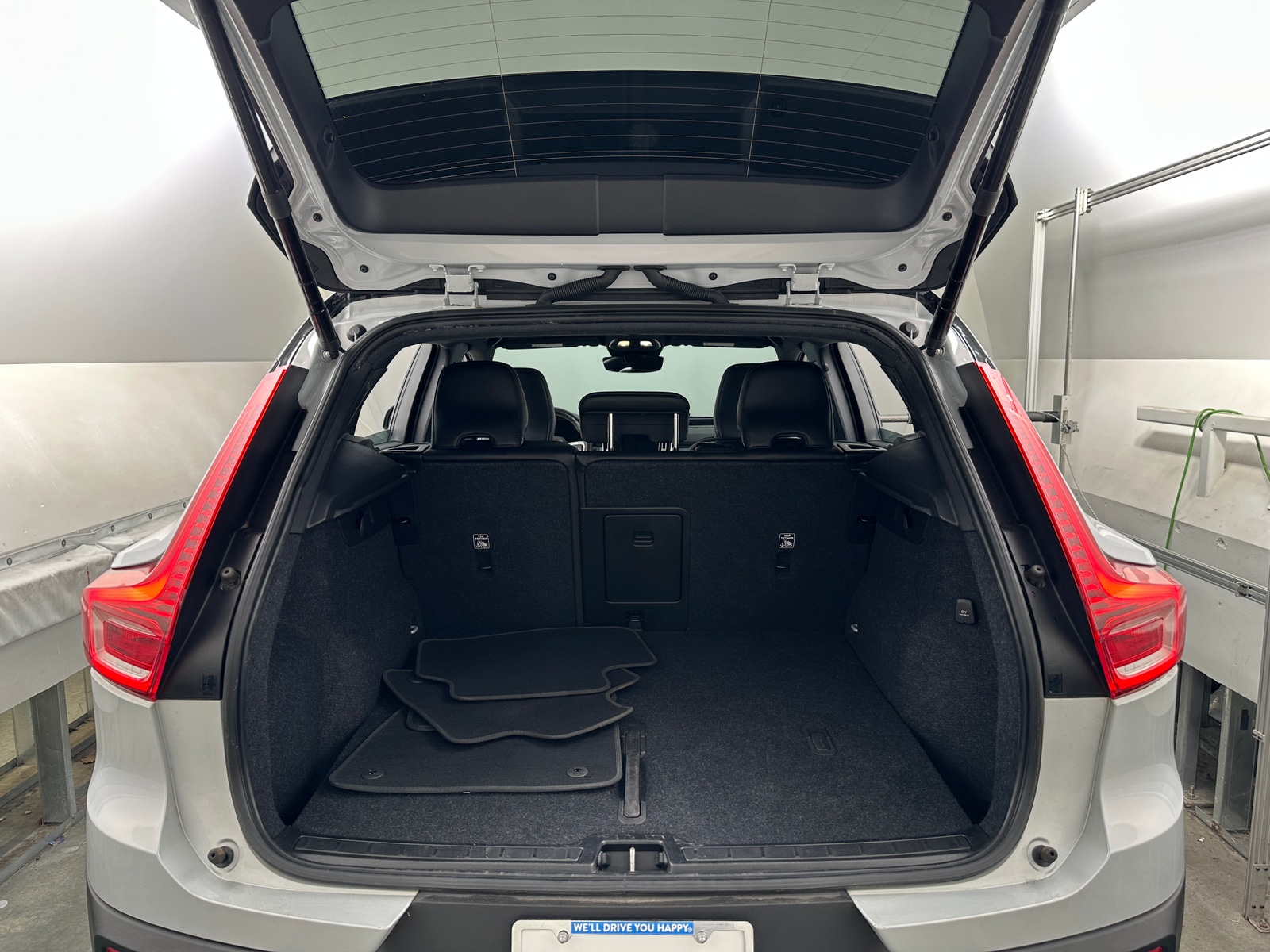 Thumbnail: 2021 Volvo XC40 - 6