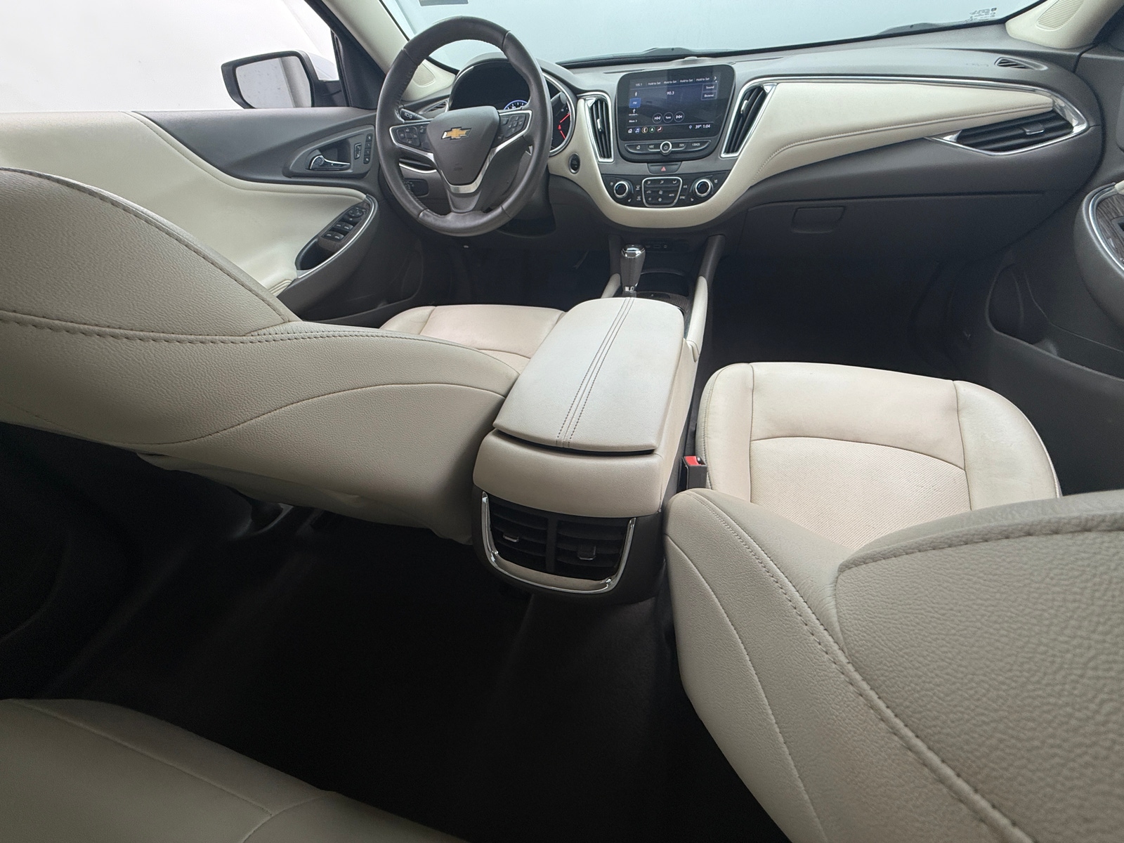 Thumbnail: 2019 Chevrolet Malibu - 2