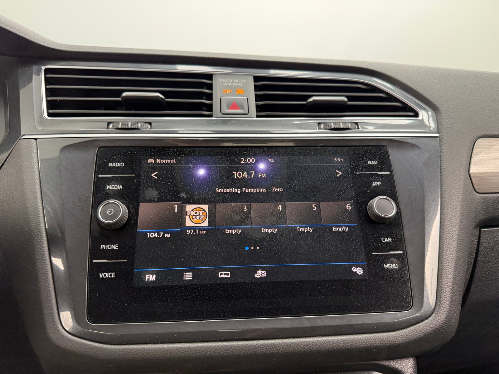 Thumbnail: 2018 Volkswagen Tiguan - 3