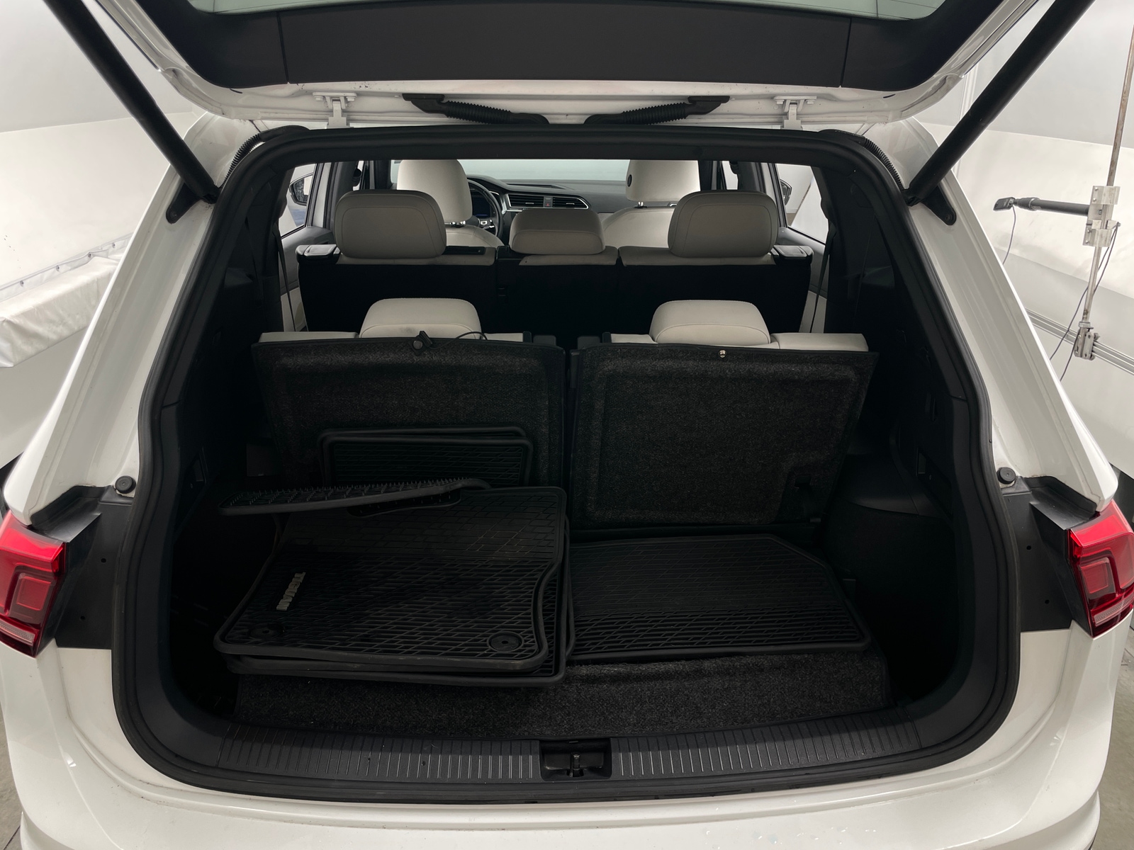 Thumbnail: 2019 Volkswagen Tiguan - 6