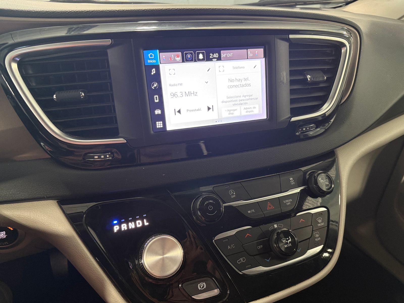 Thumbnail: 2024 Chrysler Voyager - 4