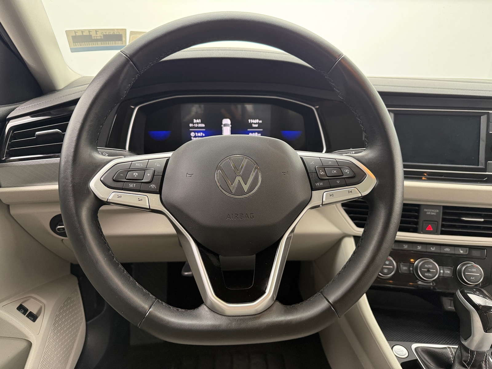 Thumbnail: 2024 Volkswagen Jetta - 4