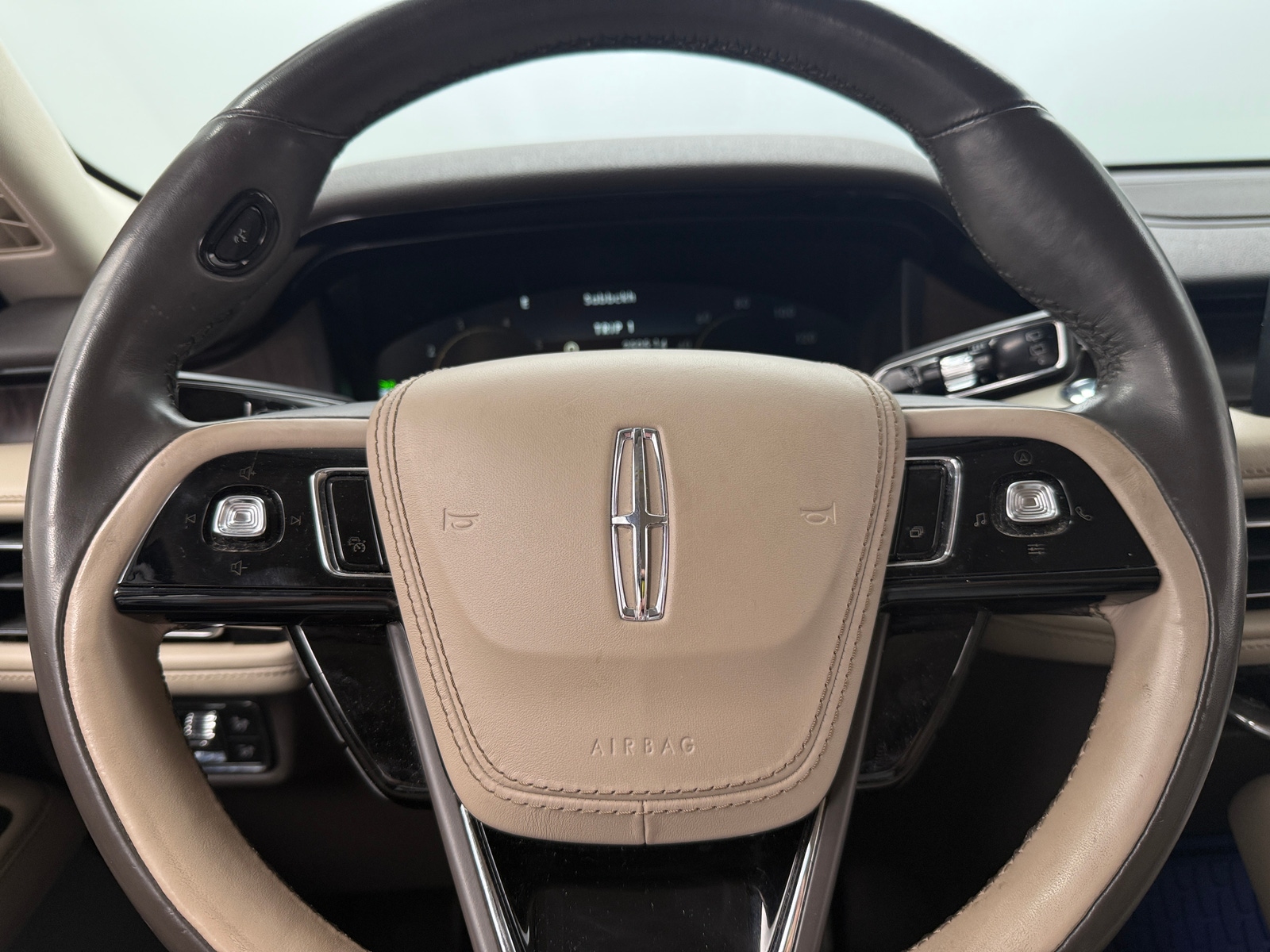 Thumbnail: 2020 Lincoln Aviator - 4