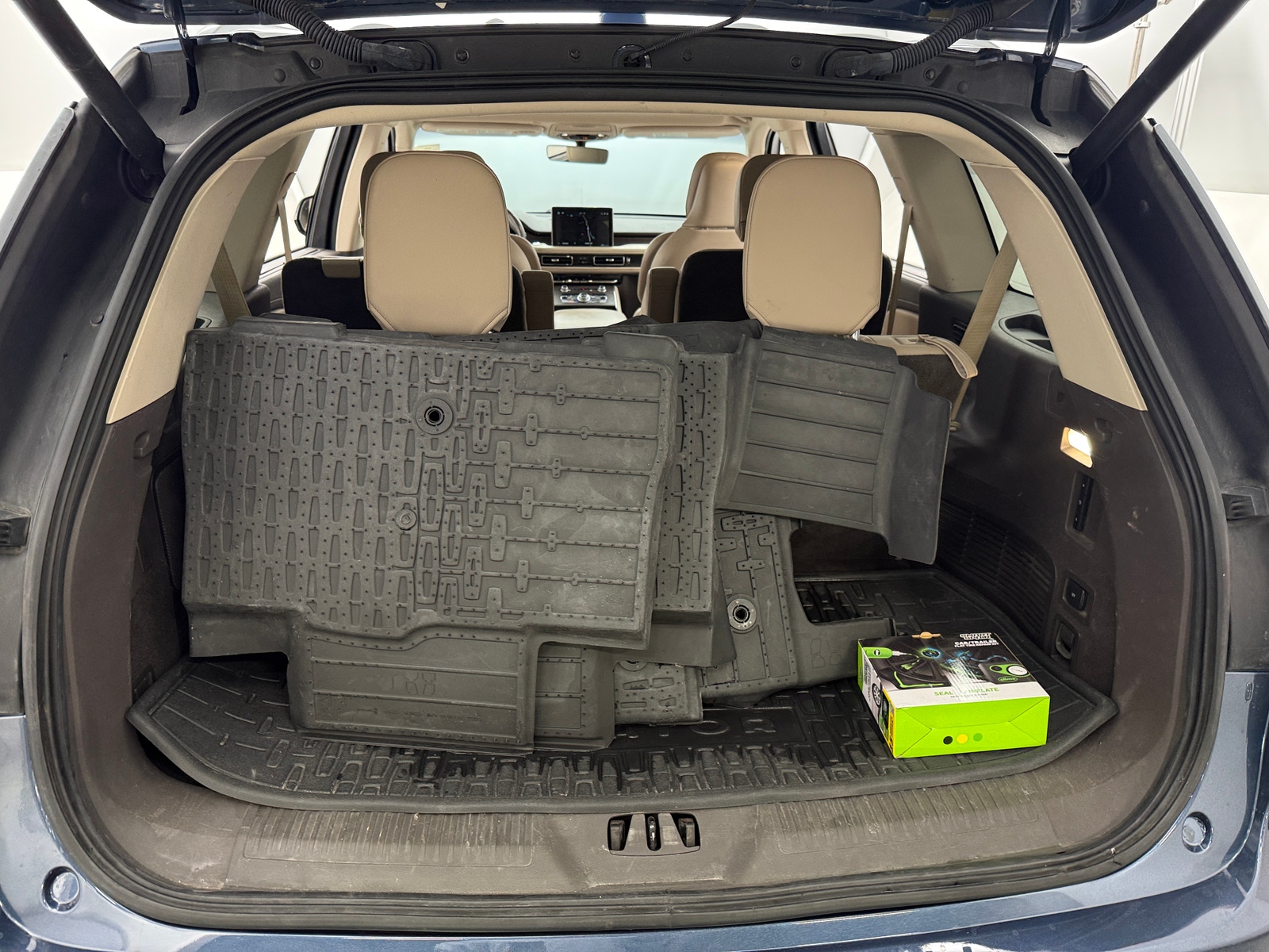 Thumbnail: 2020 Lincoln Aviator - 6