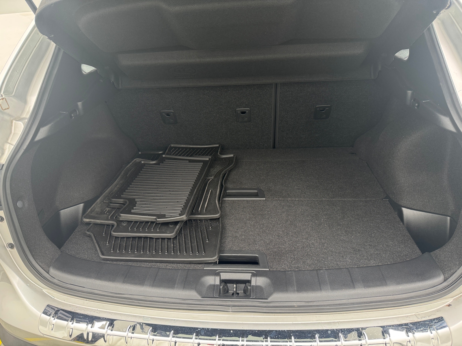 Thumbnail: 2017 Nissan Rogue Sport - 6