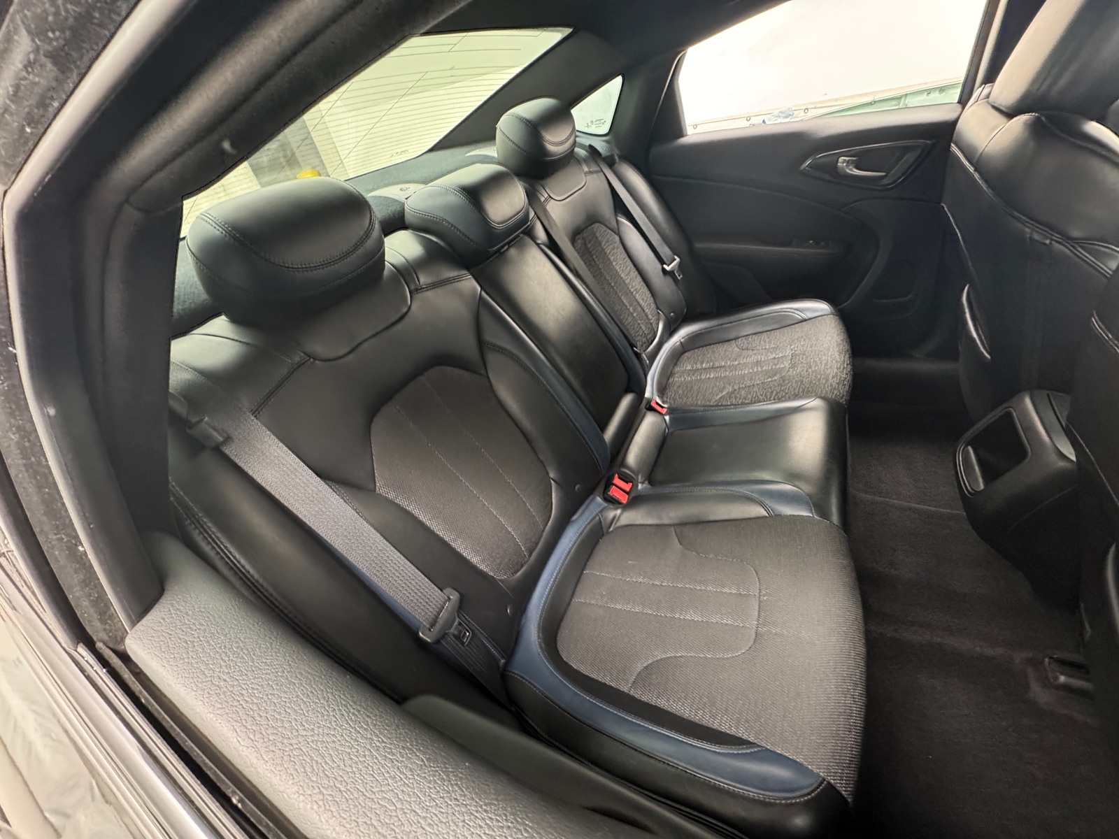 Thumbnail: 2016 Chrysler 200 - 6