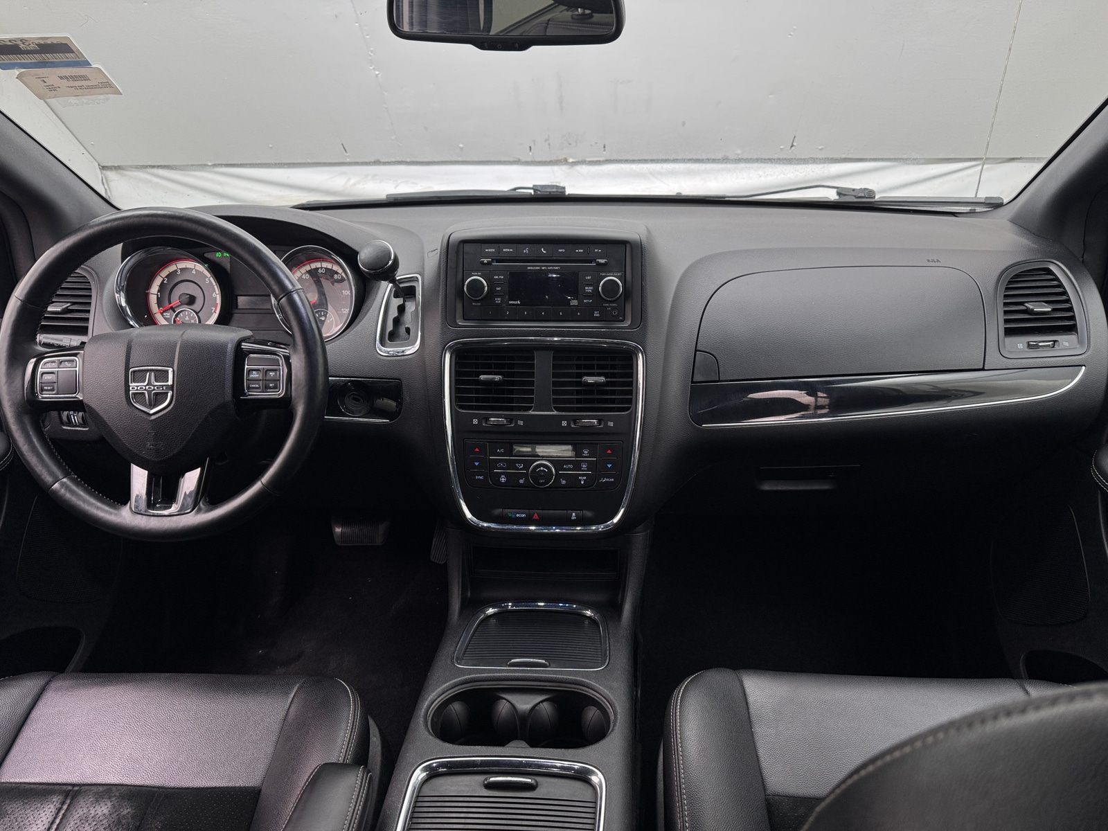 Thumbnail: 2016 Dodge Grand Caravan - 2