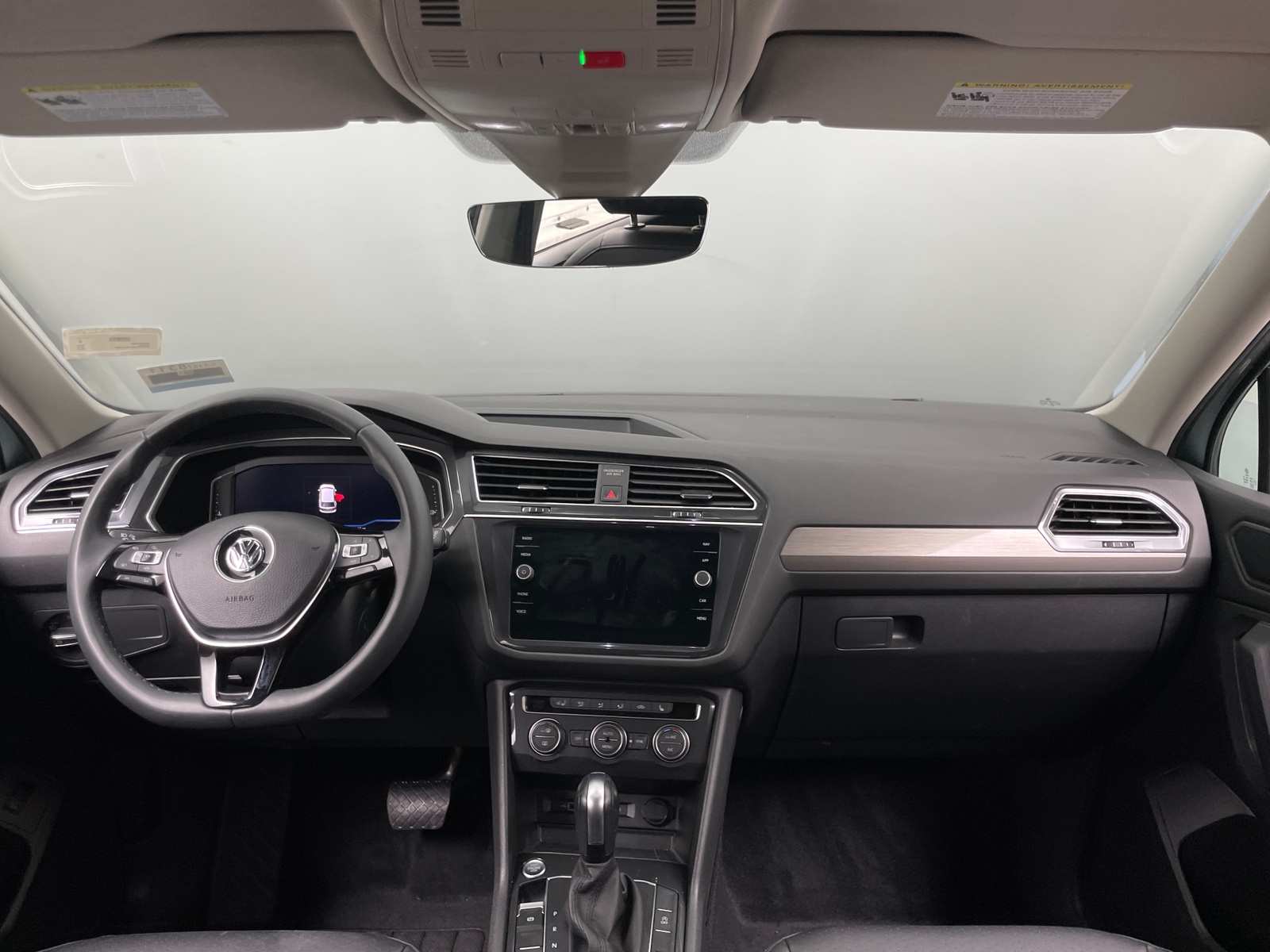 Thumbnail: 2020 Volkswagen Tiguan - 2