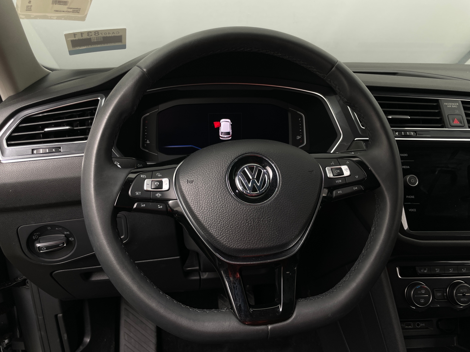 Thumbnail: 2020 Volkswagen Tiguan - 4