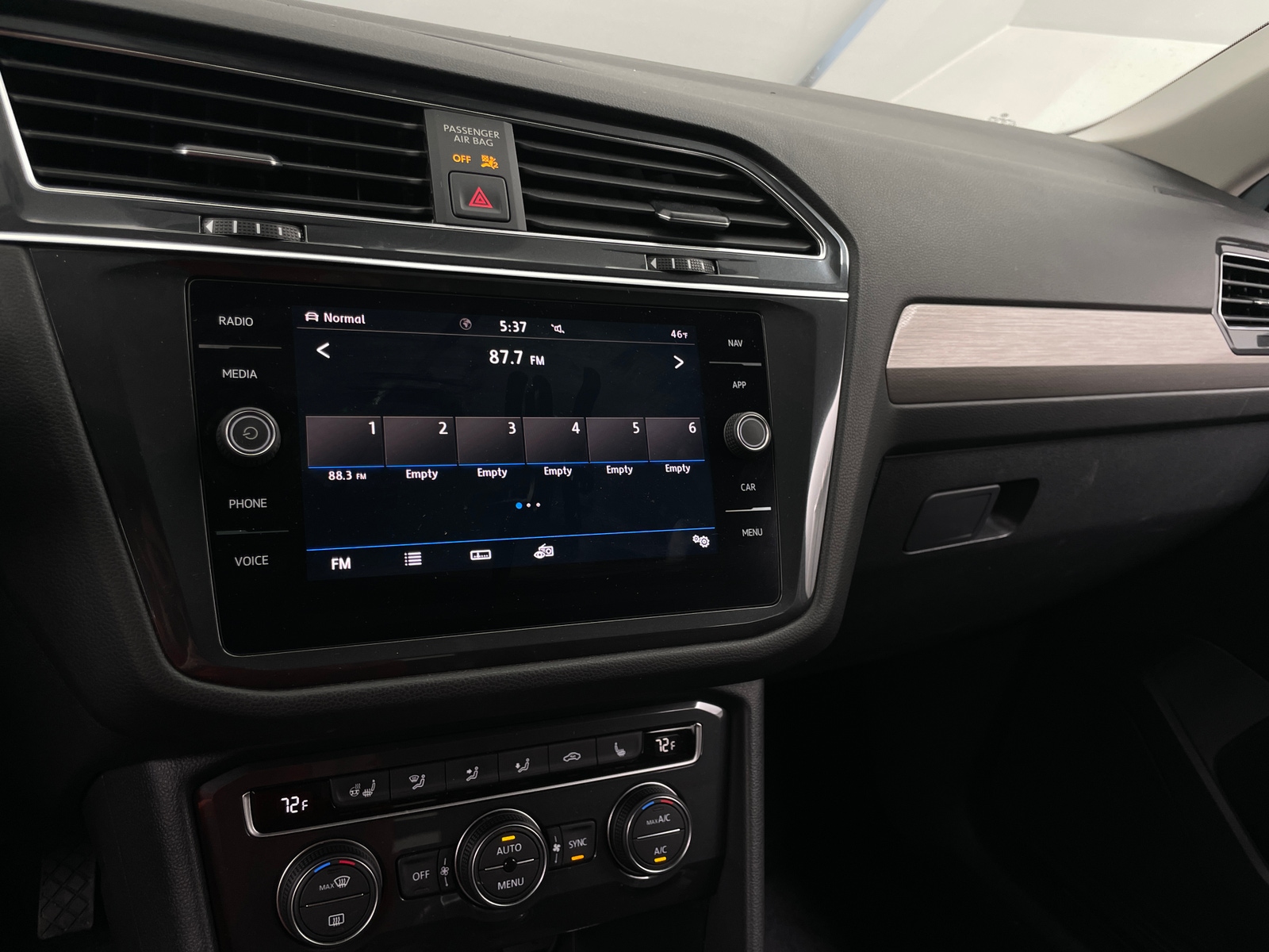 Thumbnail: 2020 Volkswagen Tiguan - 3