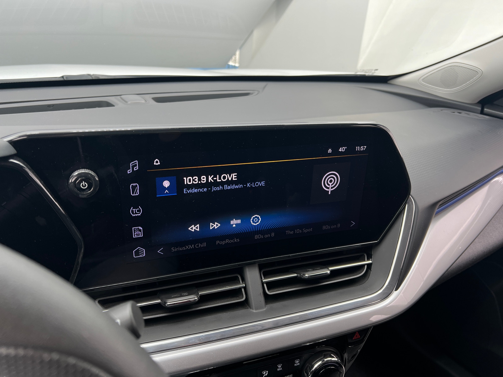 Thumbnail: 2025 Chevrolet Trax - 4