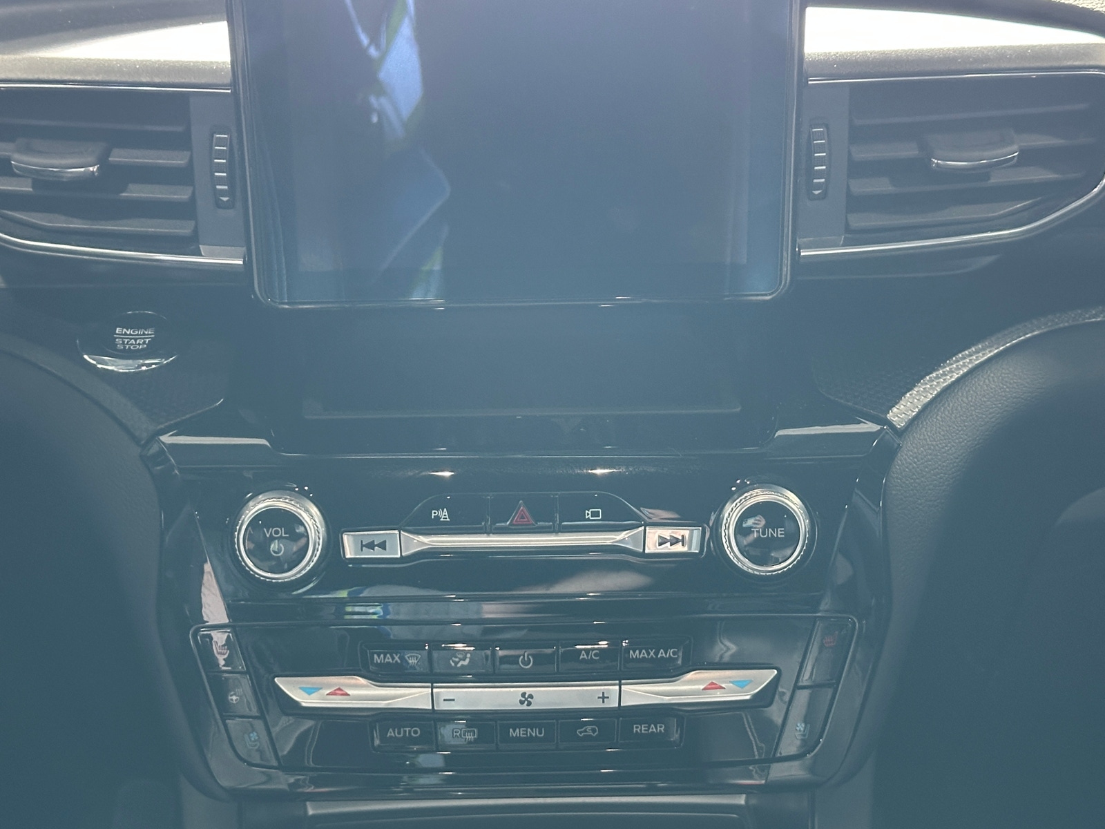 Thumbnail: 2021 Ford Explorer - 3