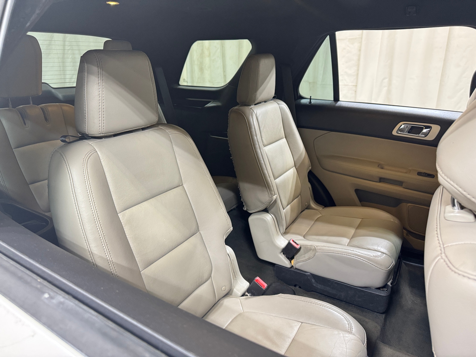 Thumbnail: 2015 Ford Explorer - 5