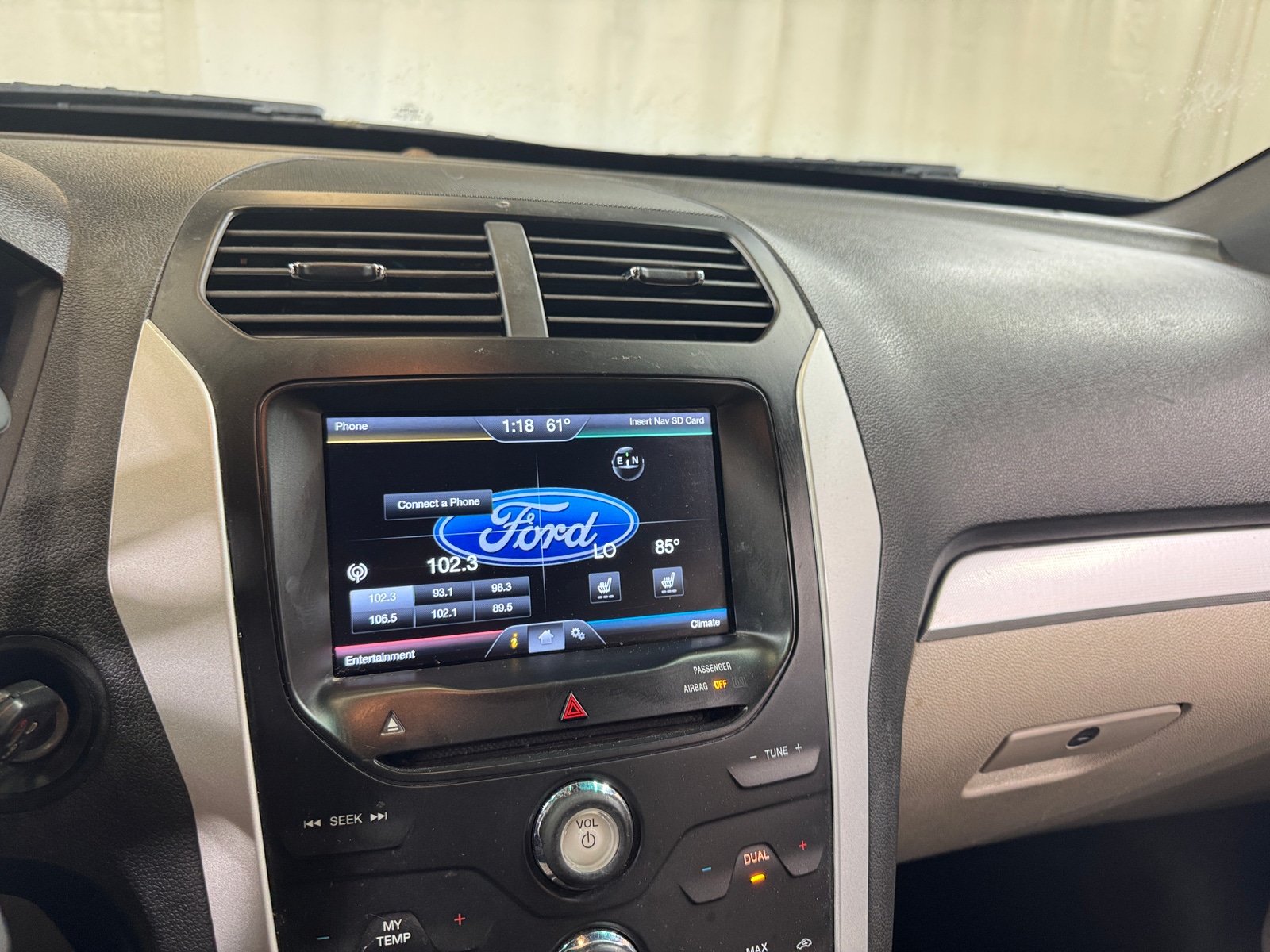 Thumbnail: 2015 Ford Explorer - 3