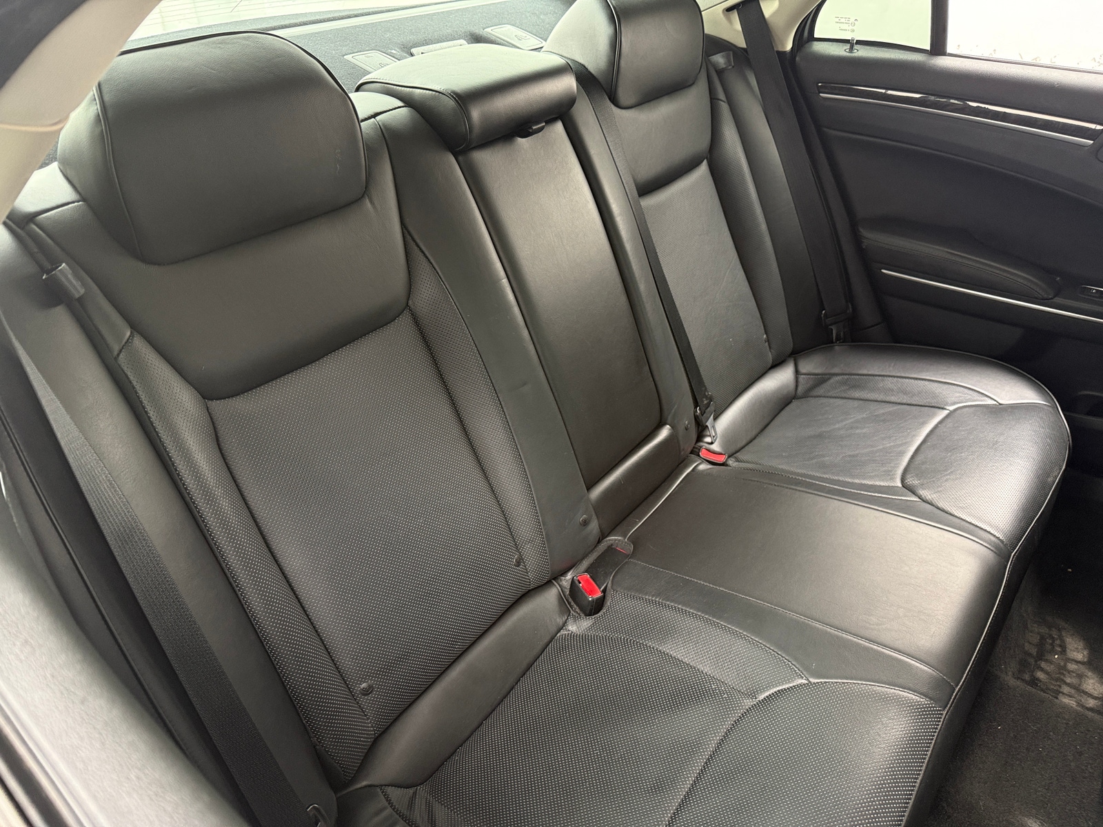 Thumbnail: 2016 Chrysler 300 - 5