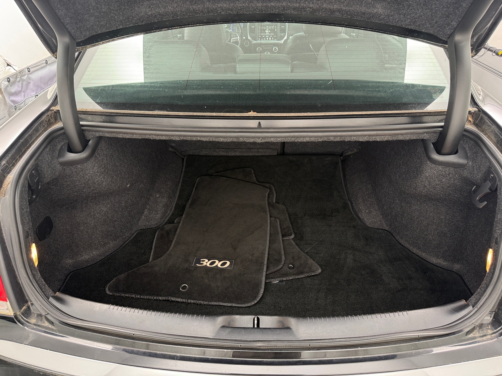 Thumbnail: 2016 Chrysler 300 - 6